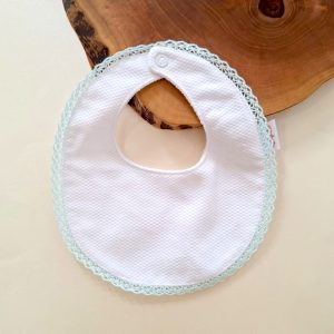 Babete Branca com Renda Verde Água
